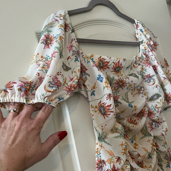 Rose + Olive Ivory & Floral Ruffle Sleeve Off the Shoulder Women’s Size M - Picture 9 of 16